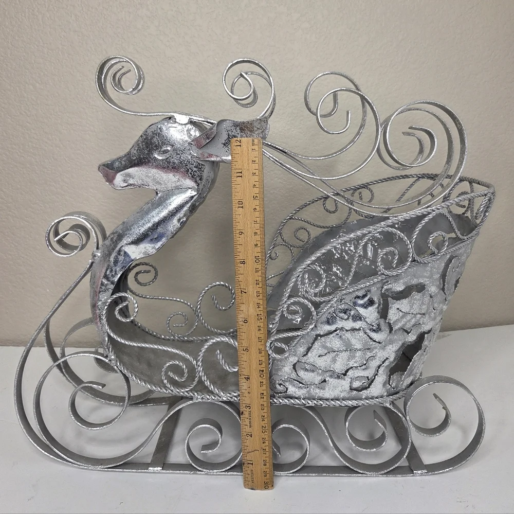 Silver Metal Reindeer Sleigh Christmas Holiday Decor‎ Centerpiece Vase Basket